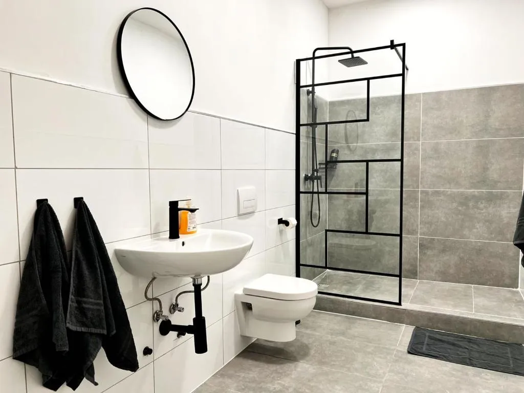 Ferienwohnung & Monteurzimmer günstig in Köln & Duisburg Ferienwohnung & Monteurzimmer günstig in Köln & Duisburg